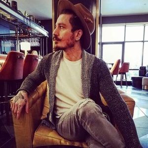 Meet your Posher, Joey